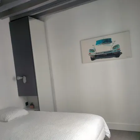 Elegant 2 Pieces, Rue Du Temple, Calme, 100m Metro Republique Apartment