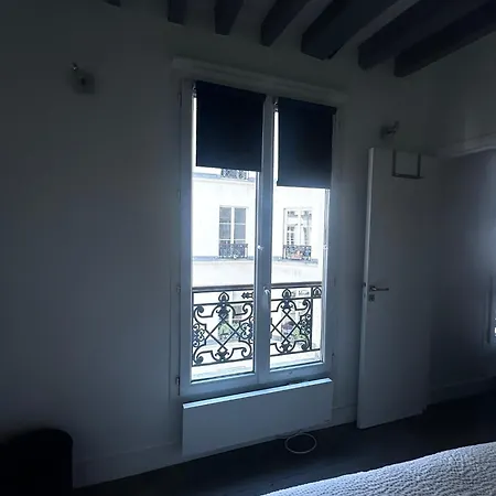 Elegant 2 Pieces, Rue Du Temple, Calme, 100m Metro Republique *